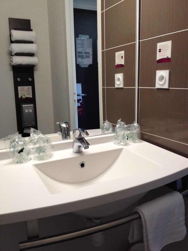 Kyriad Hotel 3*